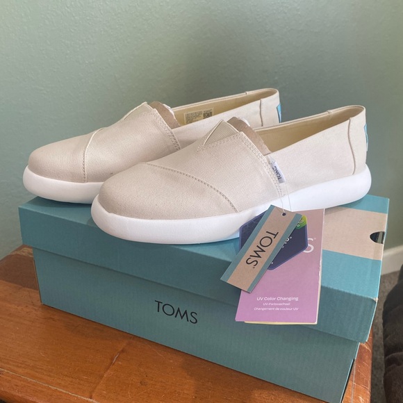 Toms Shoes - Toms Alpargata Mallow Loafer 9.5 Tan Casual Vacation Comfortable Slip On